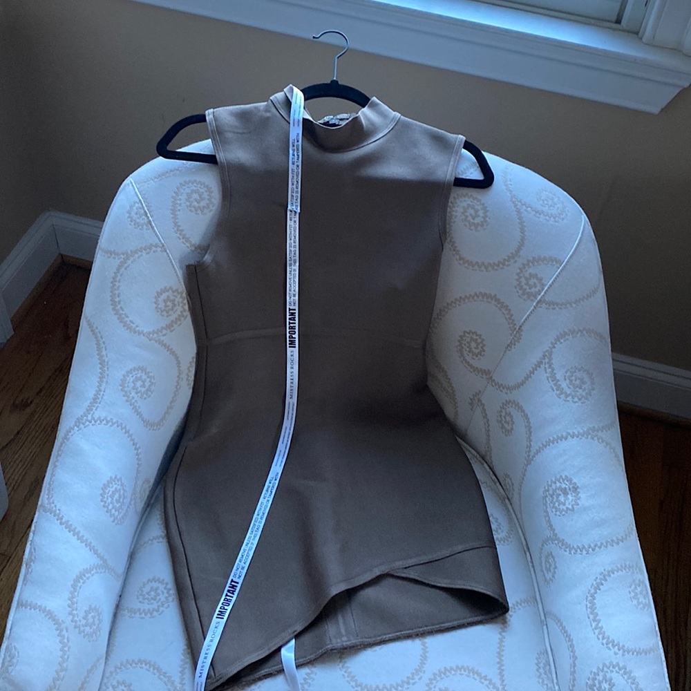 MISTRESS ROCKS • SIZE M • NWT